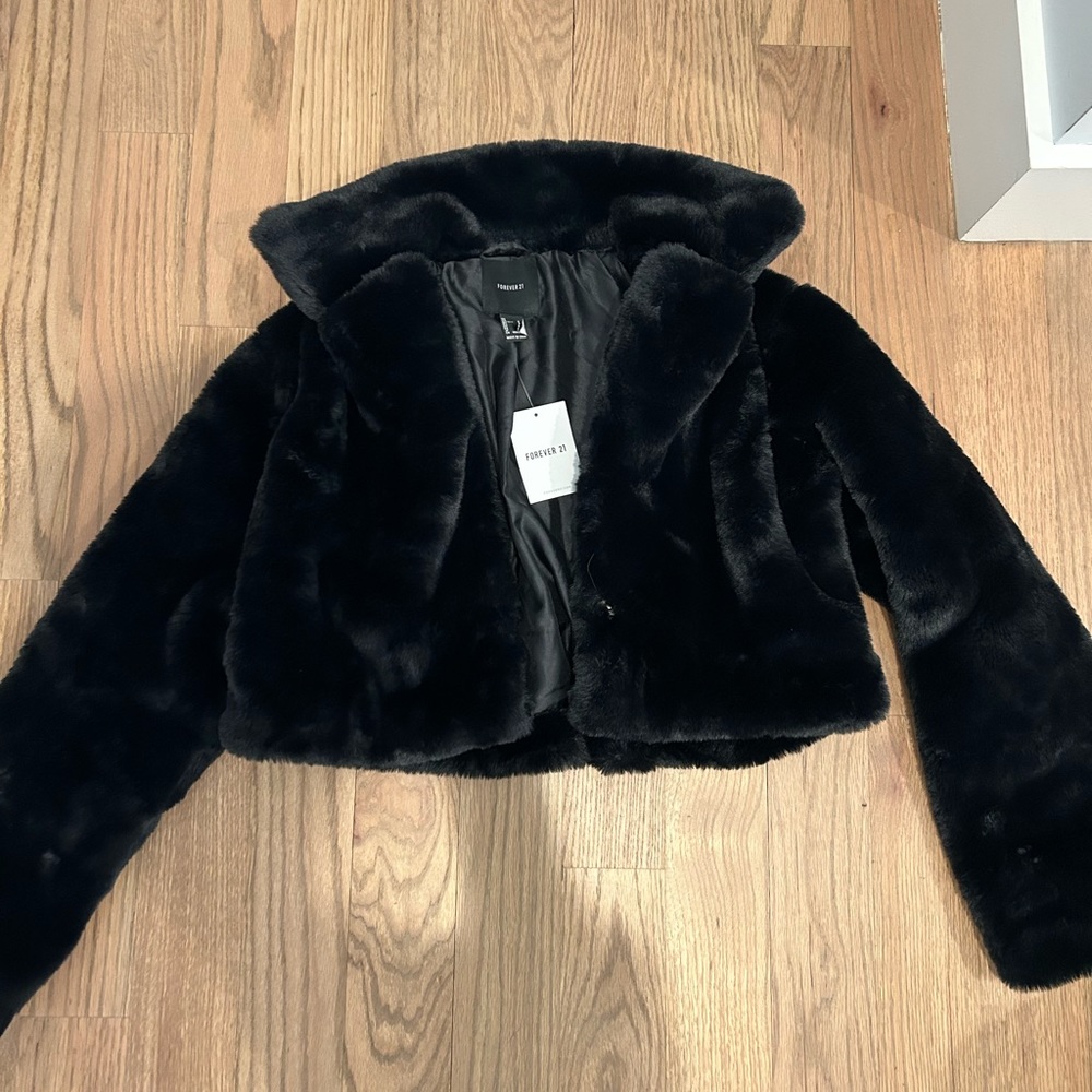 Women’s Cropped Fur Jacket